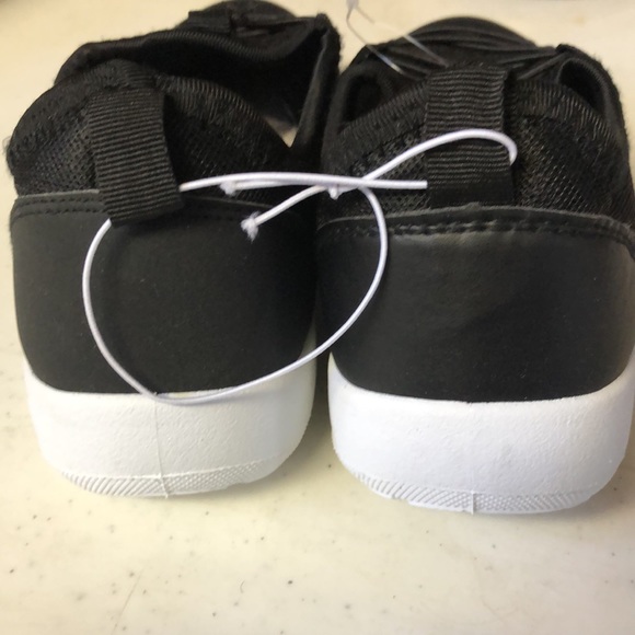 Ladies zone problem slip on black sneakers sz6 new - Picture 3 of 6